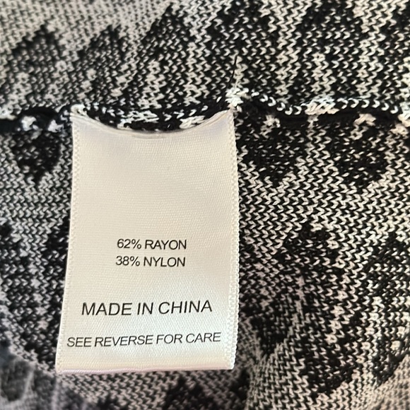 Women’s Lucy Paris Fiji Knit Black & White Button Short Sleeve Lapel Collar Top - Picture 10 of 10